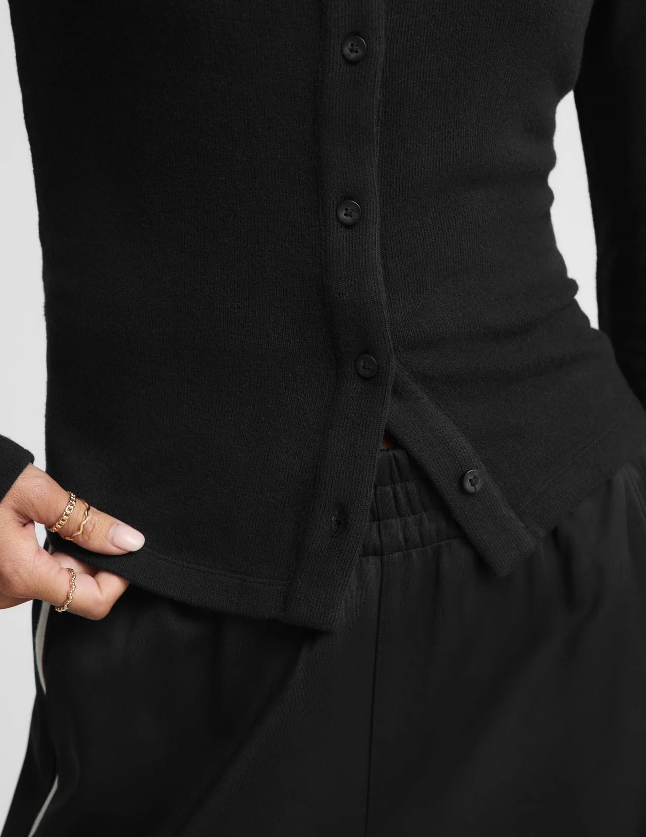 BEYOND YOGA- LUXELAYER FITTED CARDIGAN BLACK