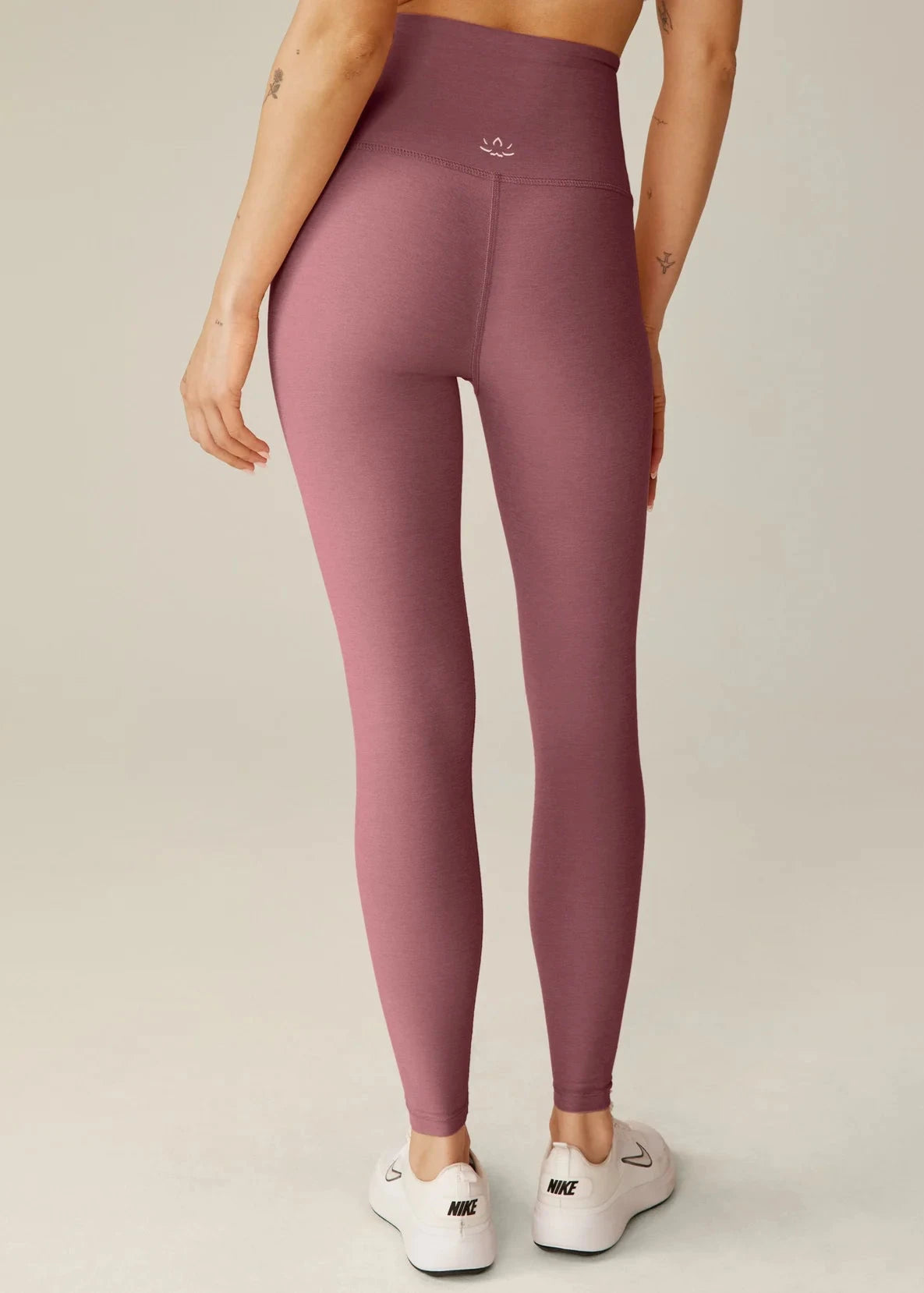 BEYOND YOGA- CAUGHT IN THE MIDI HW LEGGING