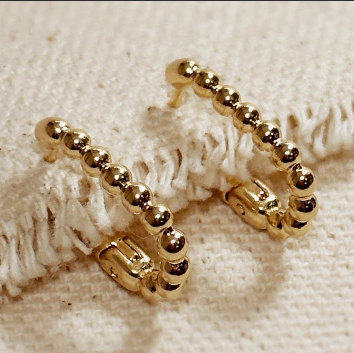 GOLDFI- BEADED RECTANGLE CLICKER EARRINGS