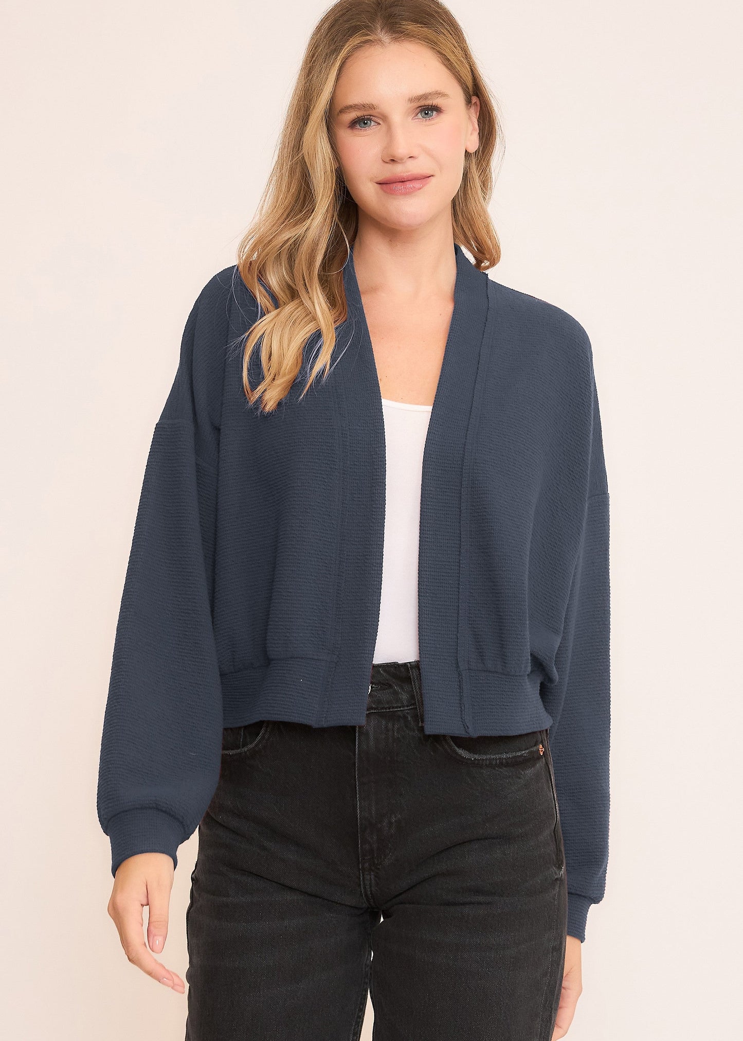 SEERSUCKER SEMI CROPPED CARDIGAN