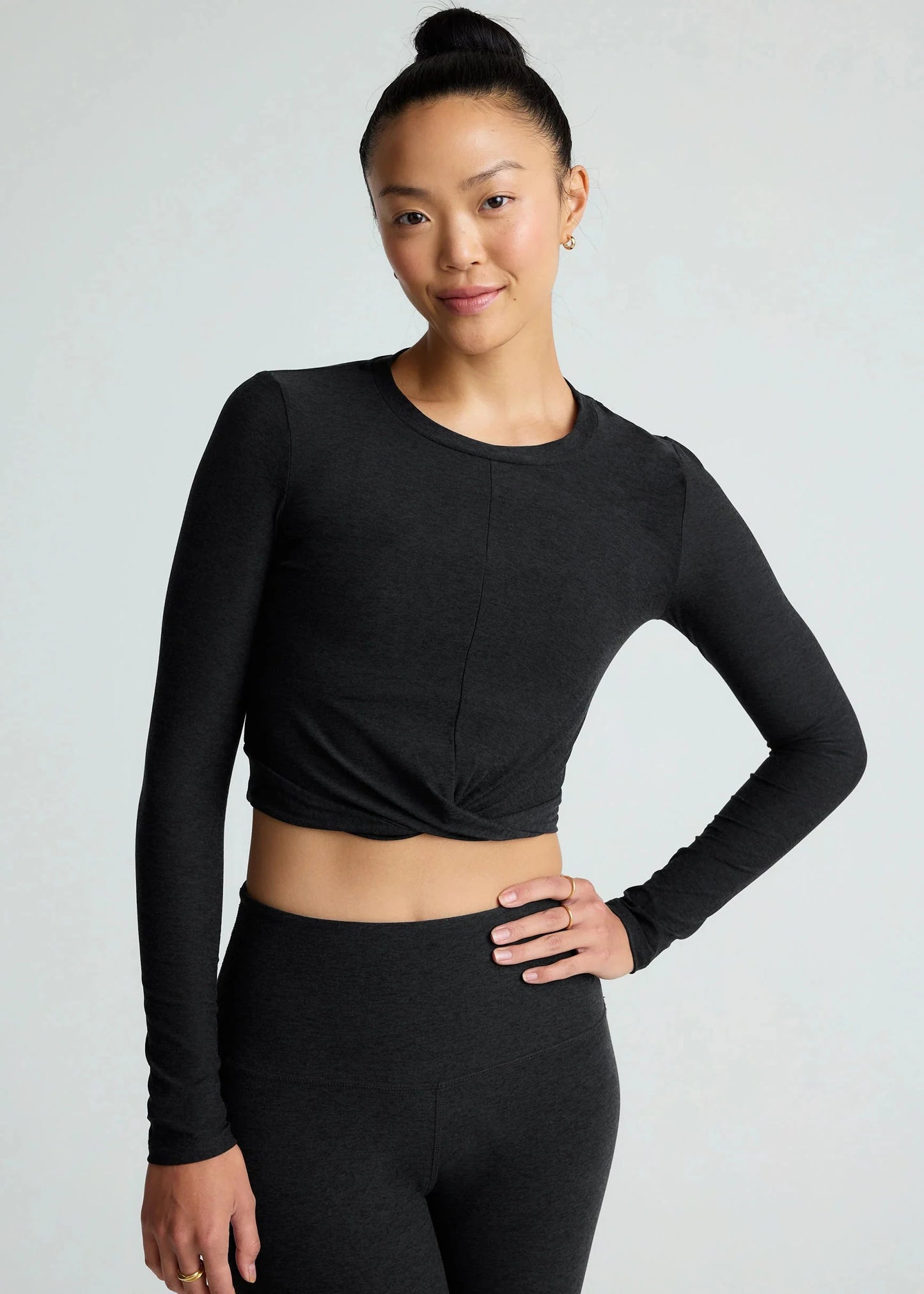 BEYOND YOGA- FEATHERWEIGHT CENTER STAGE LS