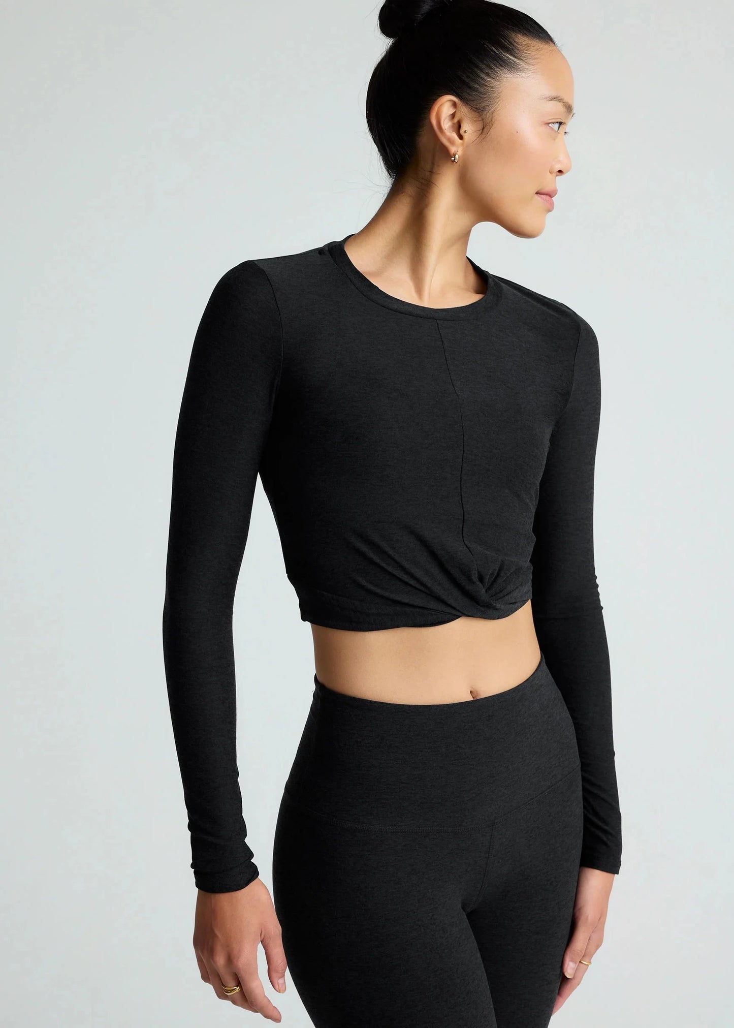 BEYOND YOGA- FEATHERWEIGHT CENTER STAGE LS