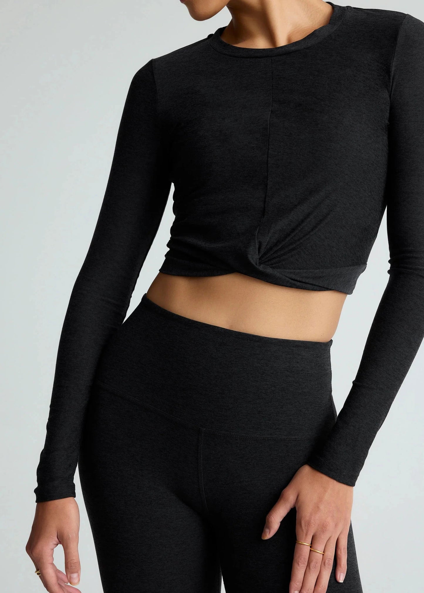 BEYOND YOGA- FEATHERWEIGHT CENTER STAGE LS