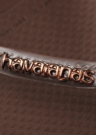 HAVAIANAS- SLIM LOGO METALLIC SANDAL DARK BROWN