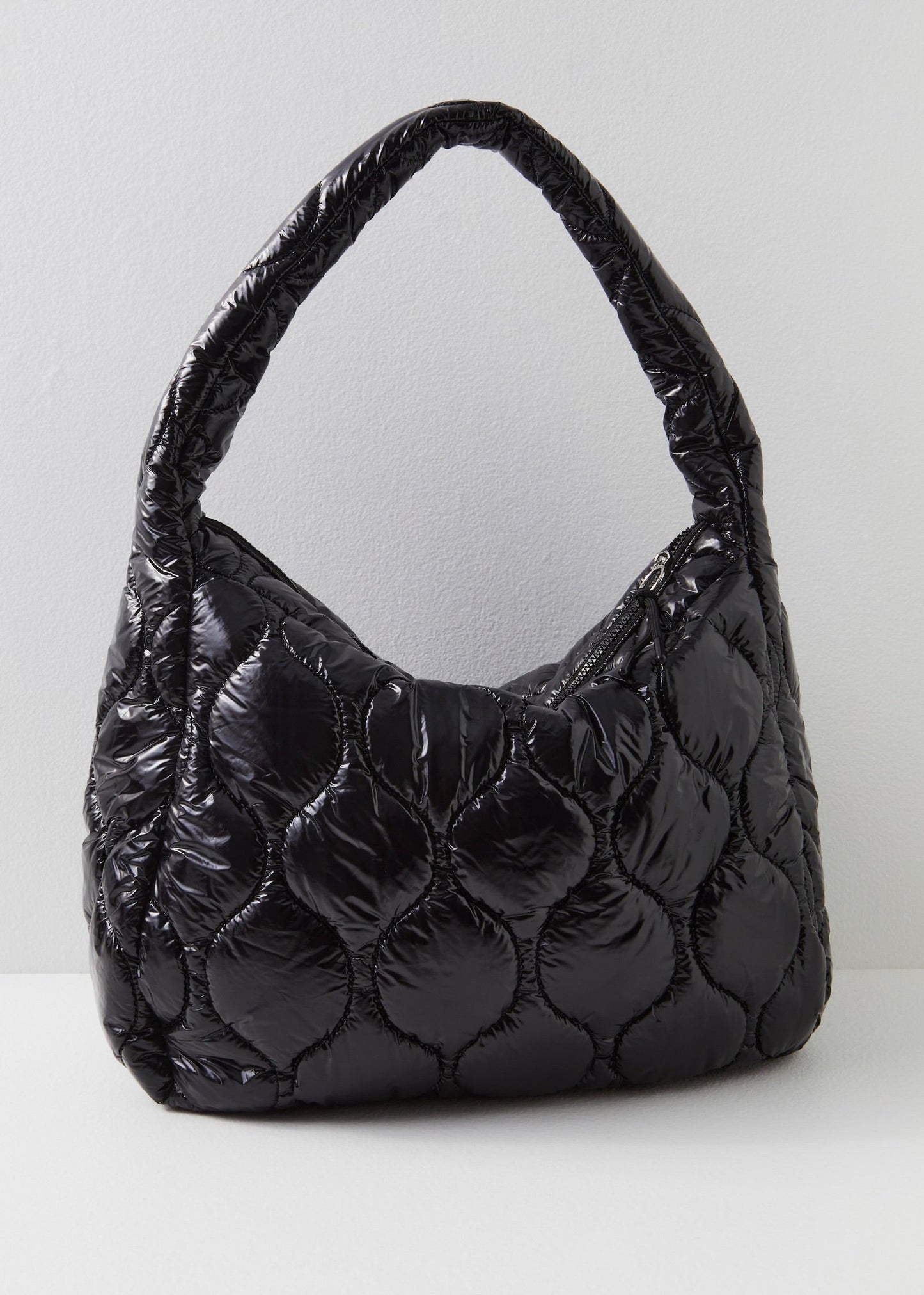 FREE PEOPLE- SURPLUS SHINE CARRYALL