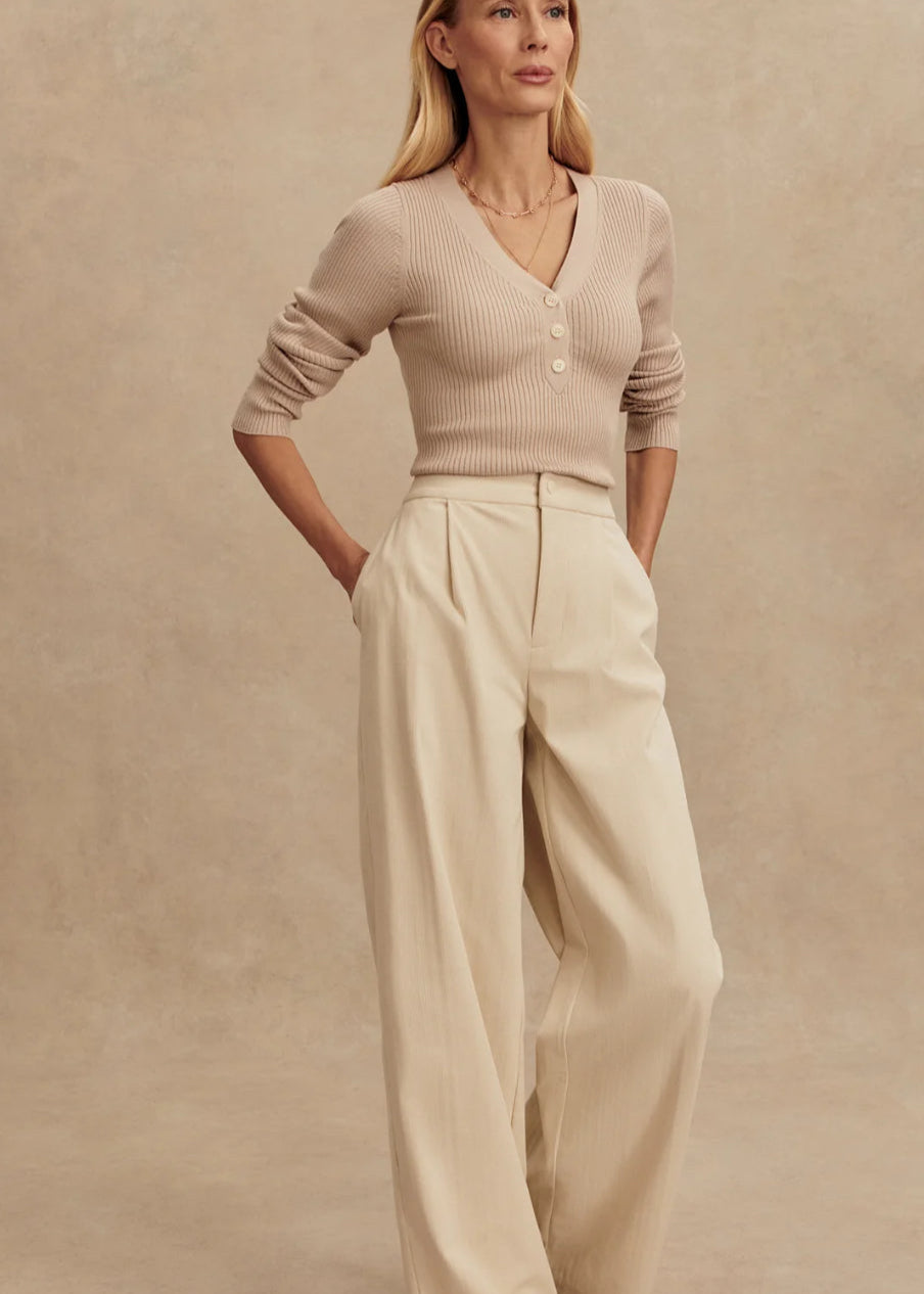 VARLEY- BIANCA V-NECK RIB KNIT TOP CEMENT