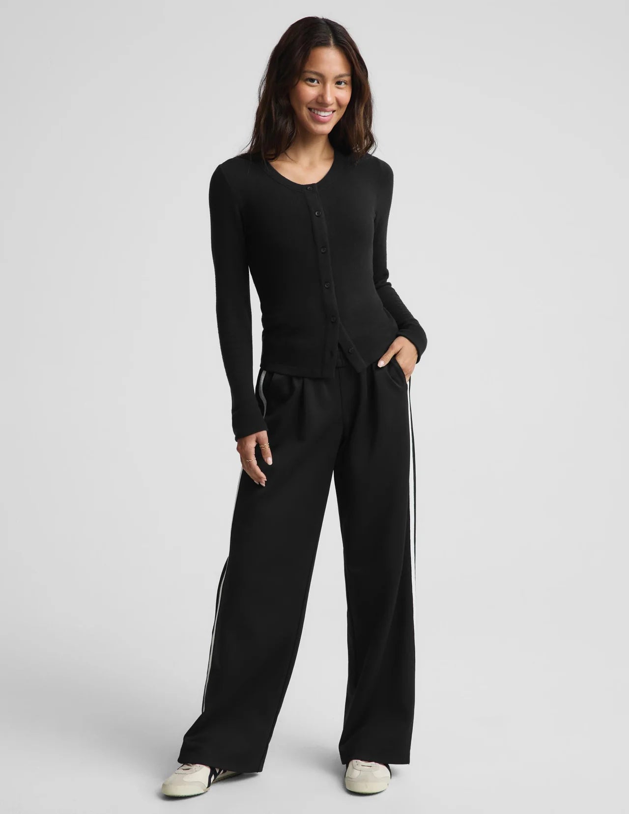 BEYOND YOGA- LUXELAYER FITTED CARDIGAN BLACK