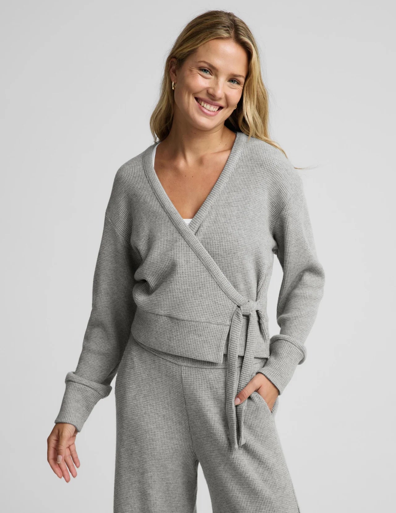 BEYOND YOGA- REST DAY WAFFLE WRAP PULLOVER