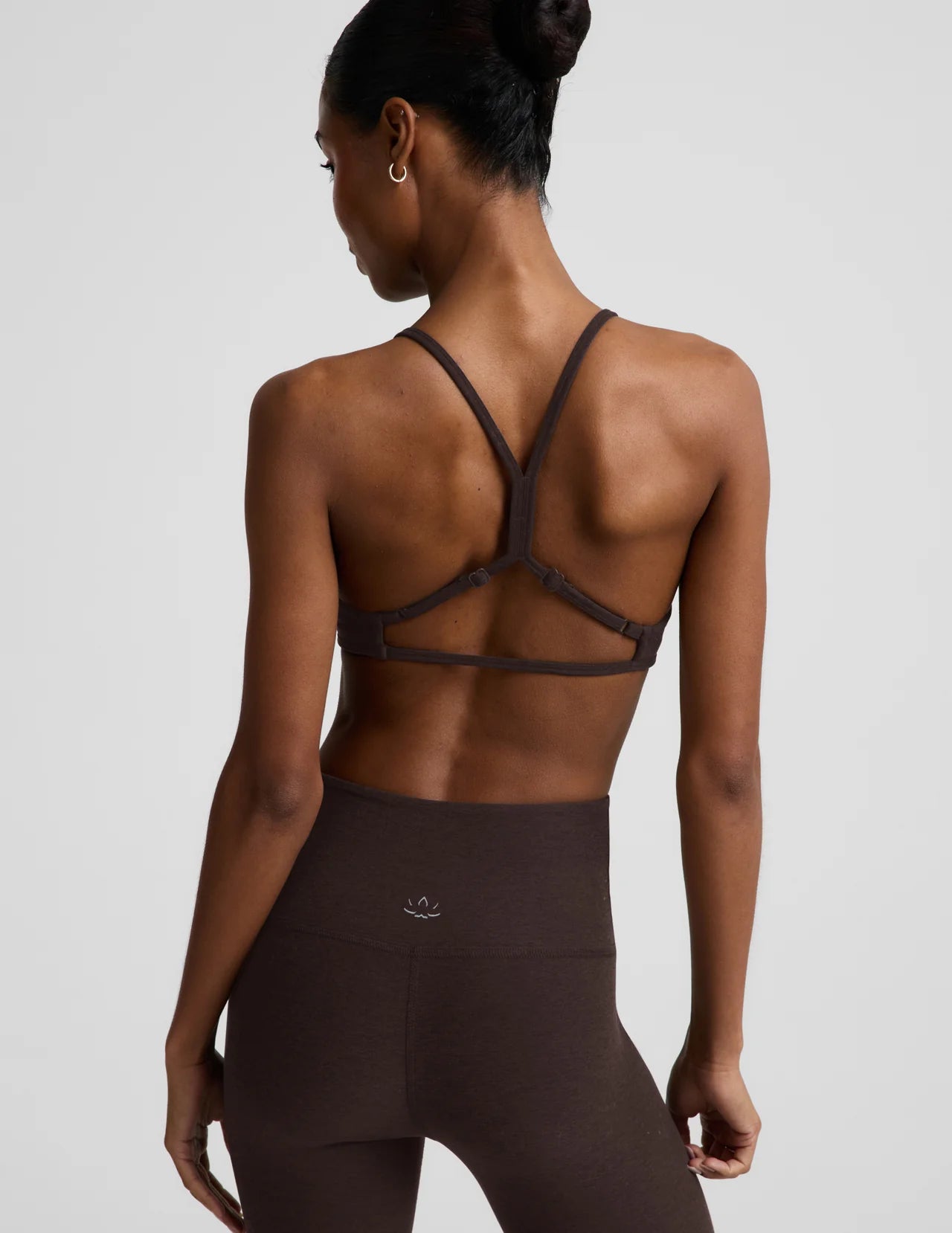 BEYOND YOGA- MINIMAL BRA DARK CHOCOLATE