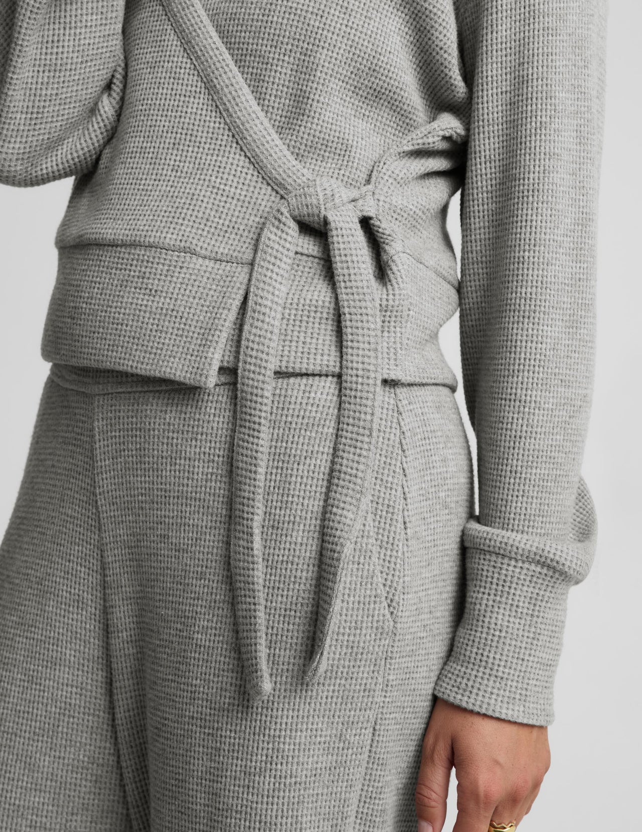 BEYOND YOGA- REST DAY WAFFLE WRAP PULLOVER