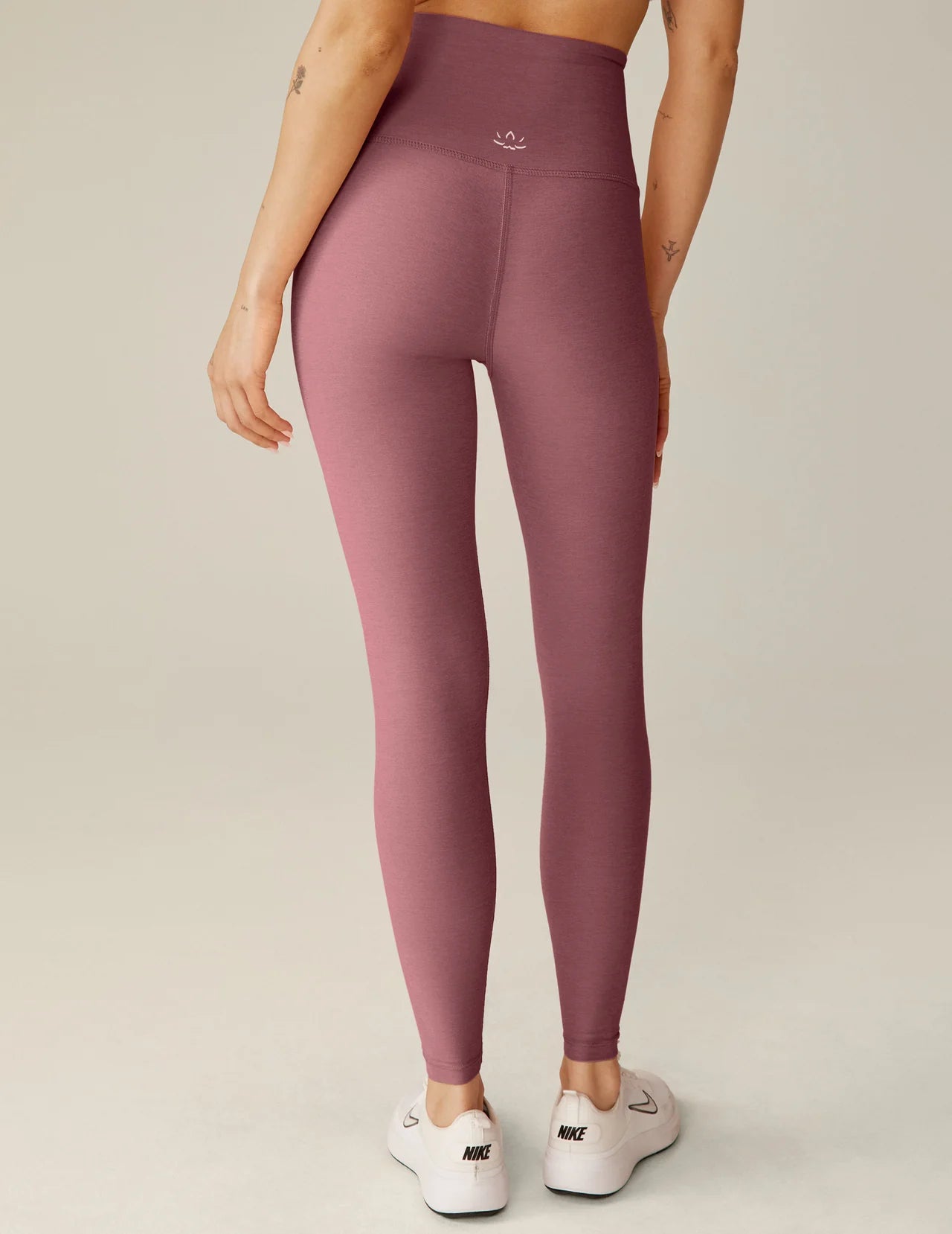 BEYOND YOGA- CAUGHT IN THE MIDI HW LEGGING