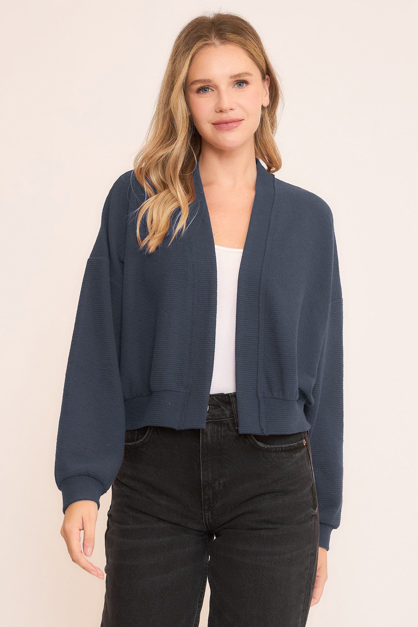 SEERSUCKER SEMI CROPPED CARDIGAN