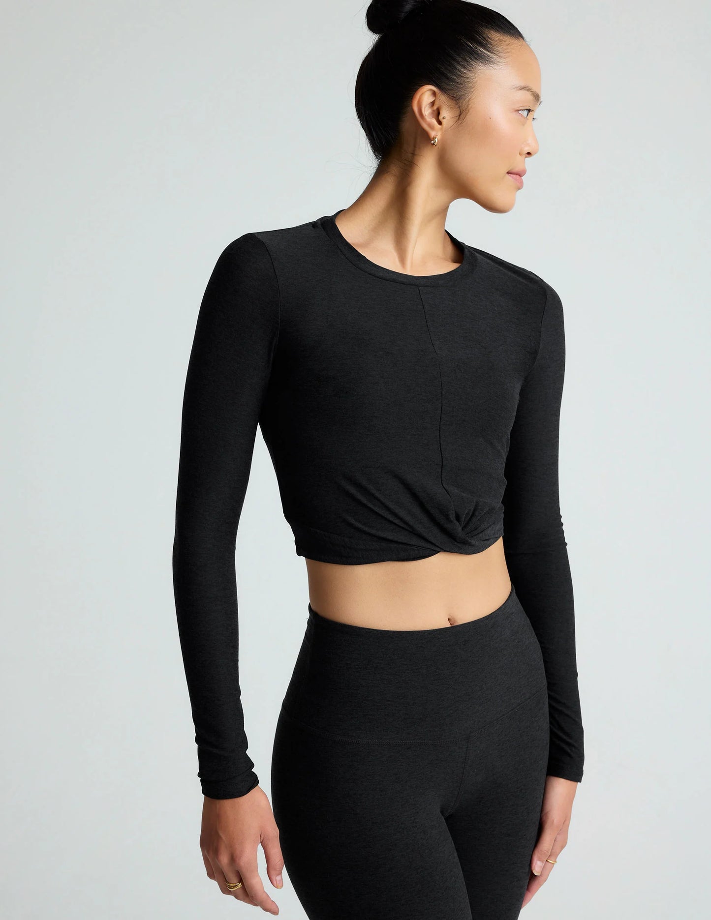 BEYOND YOGA- FEATHERWEIGHT CENTER STAGE LS