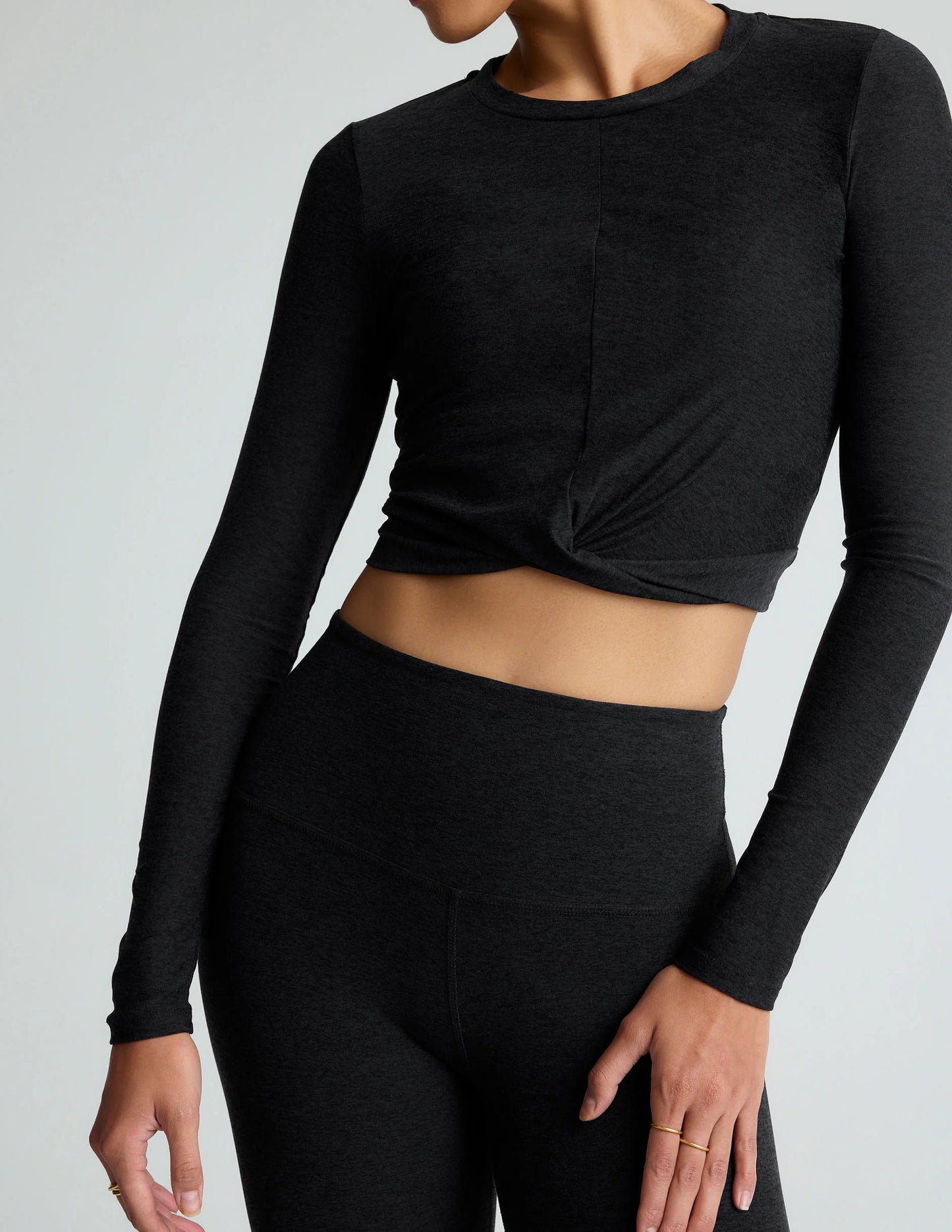 BEYOND YOGA- FEATHERWEIGHT CENTER STAGE LS