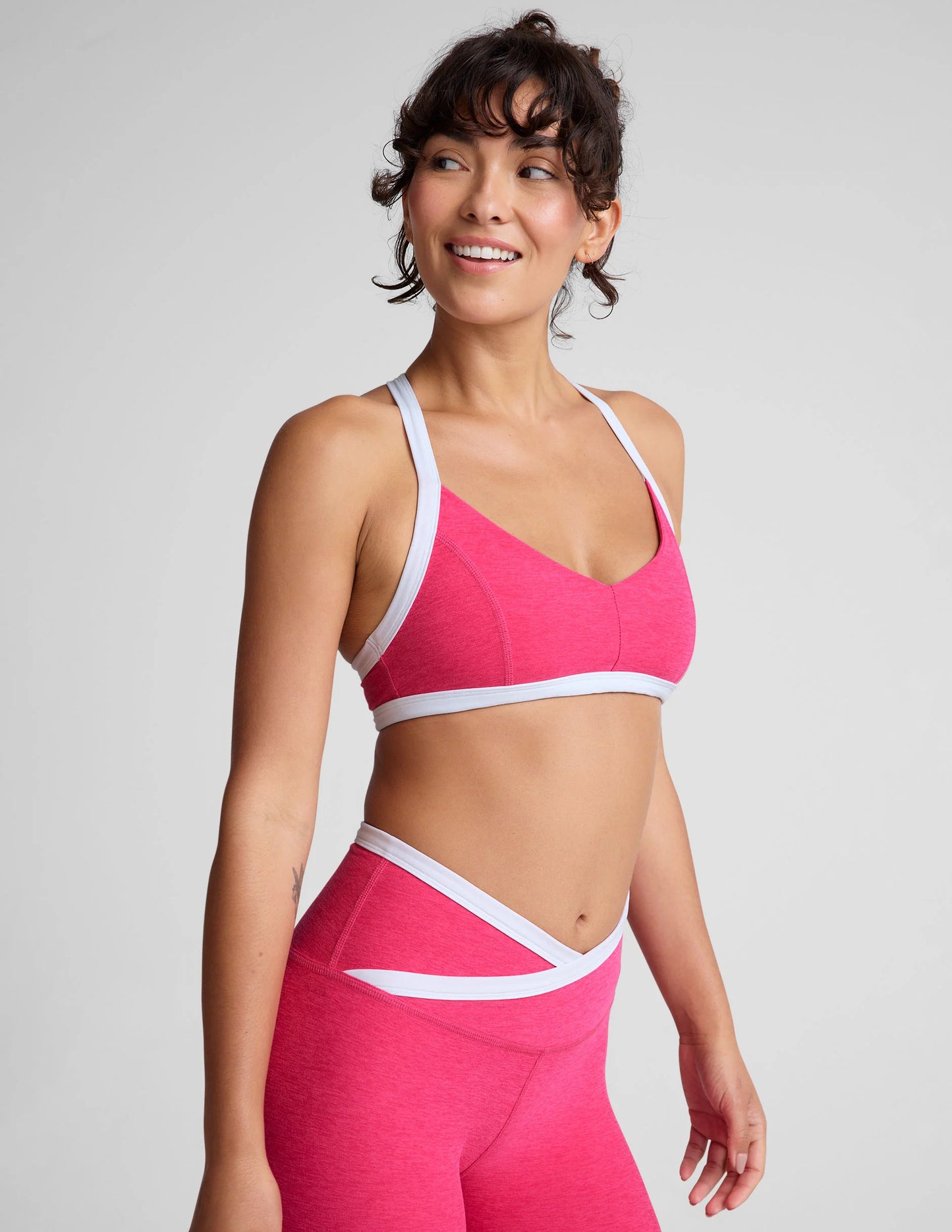 BEYOND YOGA- SPACEDYE OUTLINES BRA