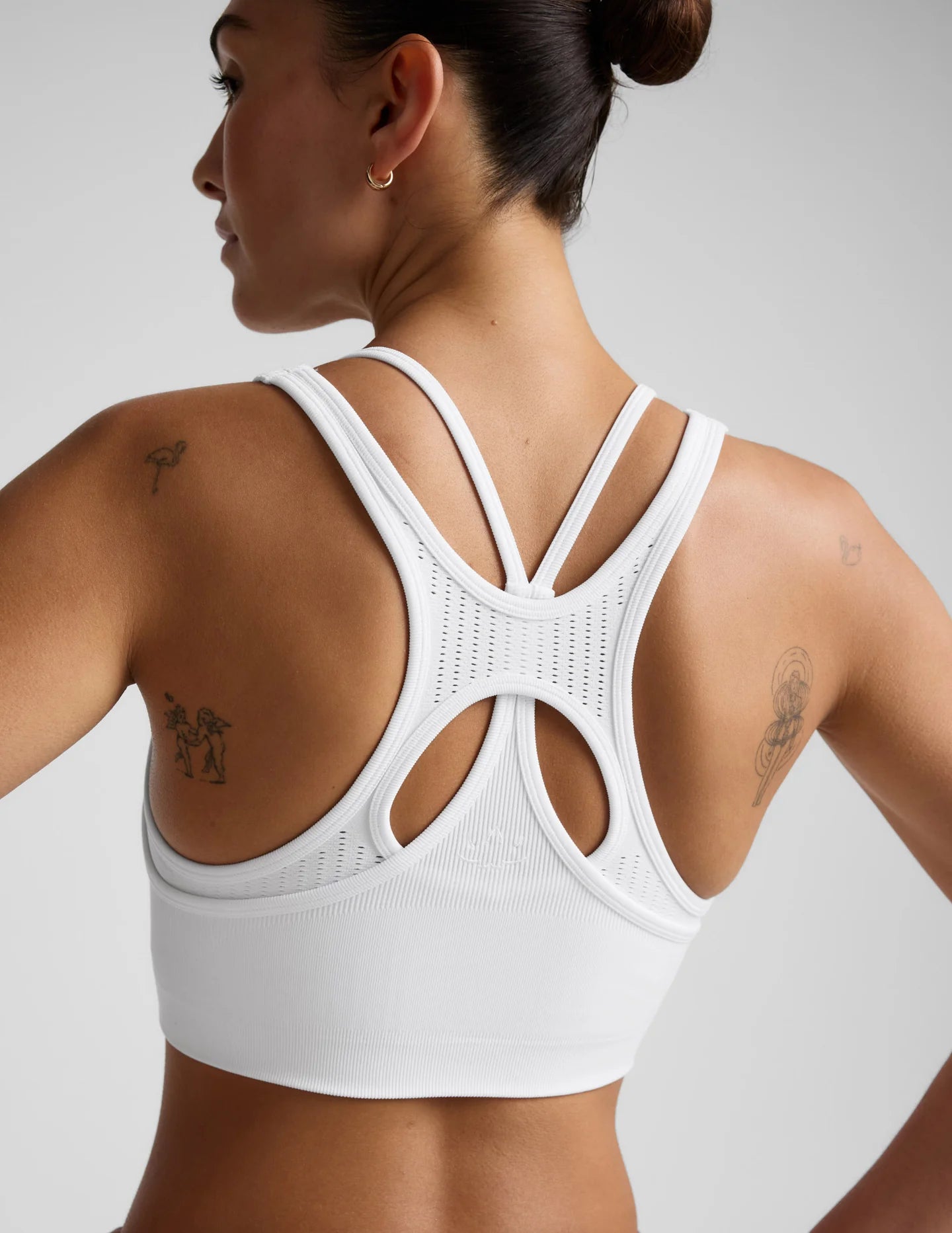 BEYOND YOGA- SEAMLESS MOVES LAYERED BRA WHITE